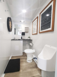 17 4 Station RRT ECO Mens Interior 1589 3 1750436344 Luxury 4 Stall Mobile Restroom
